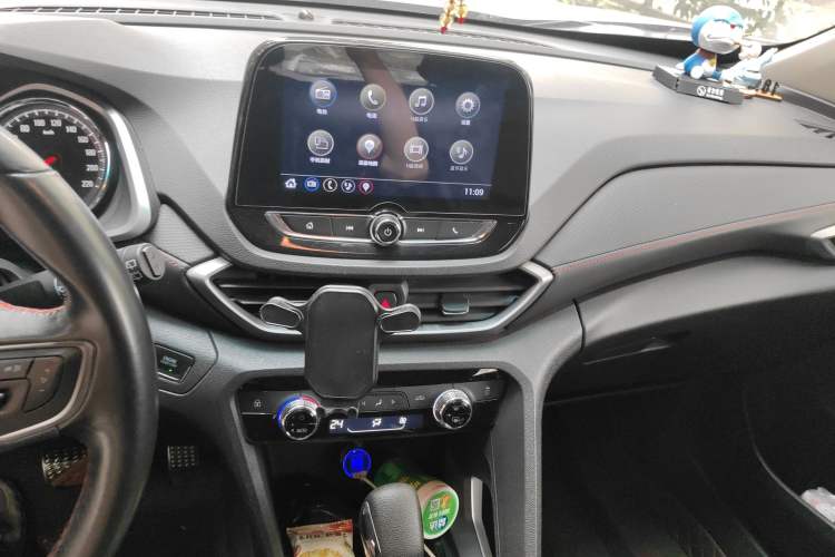 Used Chevrolet Orlando 2018 Redline 530T Automatic Enjoyment Edition (5+2 Model) – China V Standard Audio And AC Panel