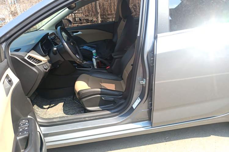 Used Chevrolet Monza 2020 320 Automatic Enjoyment Edition Left Front Seat