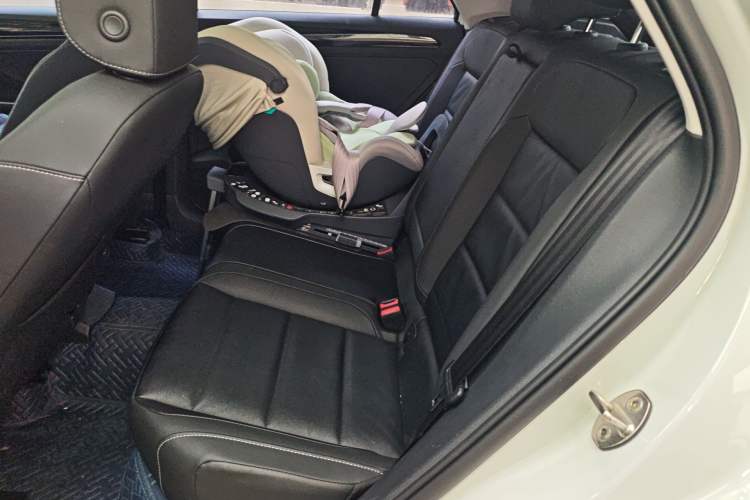 Used Volkswagen T-ROC 2022 280TSI DSG Two-Wheel Drive Comfort PLUS Left Rear Seat