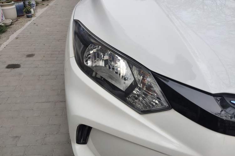 Used Everus VE-1 2021 Travel Edition Right Front Headlight