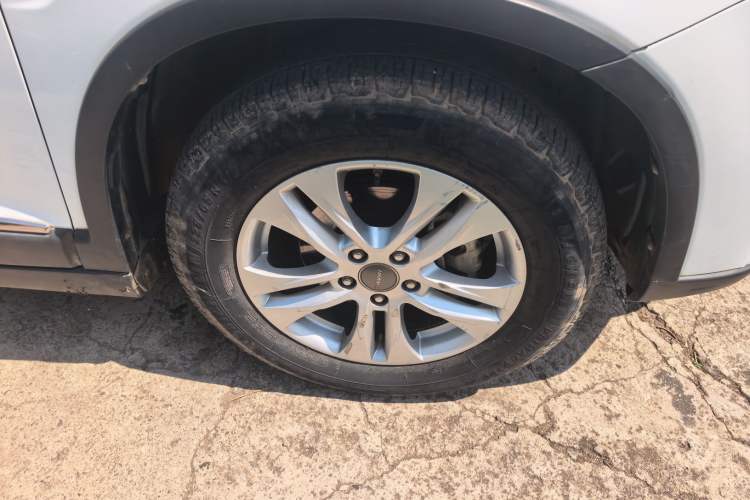 Used Haval H6 2014 Sport Version 1.5T Manual Two-Wheel Drive Elite Edition Right Front Wheel Hub