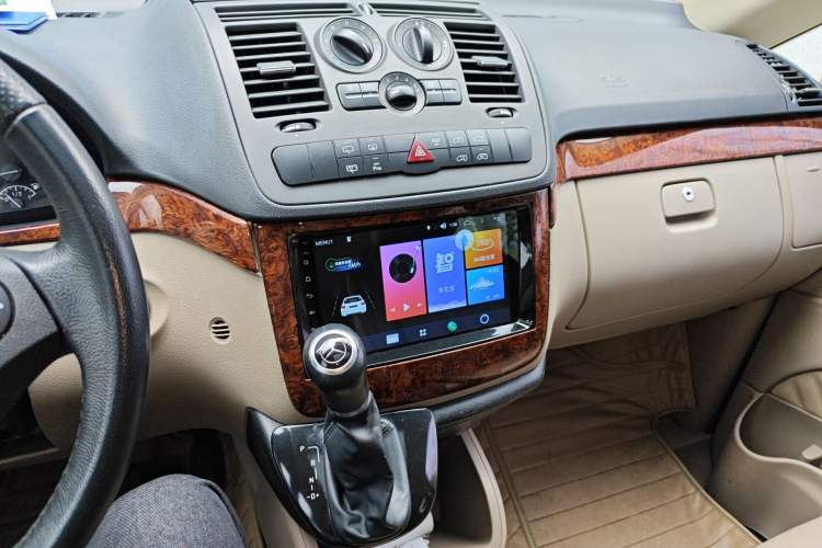 Used Mercedes-Benz Viano 2011 2.5L Luxury Edition Audio And AC Panel