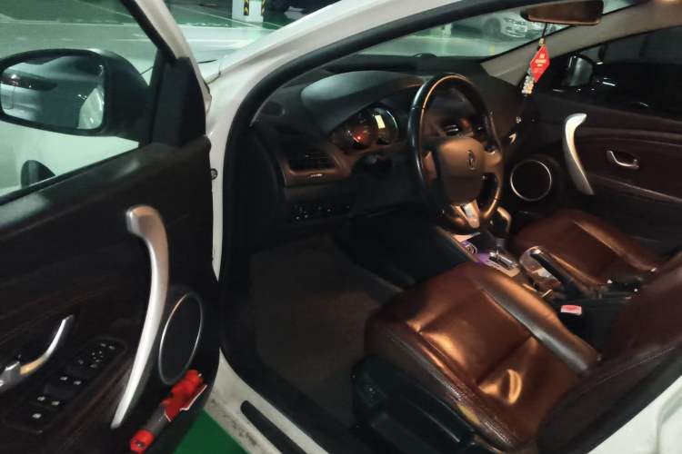 Used Renault Fluence 2011 2.0L Fashion Edition