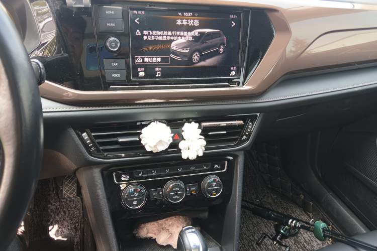 Used Volkswagen Tharu 2019 280TSI Two-Wheel Drive Luxury Version China VI Standard Audio And AC Panel