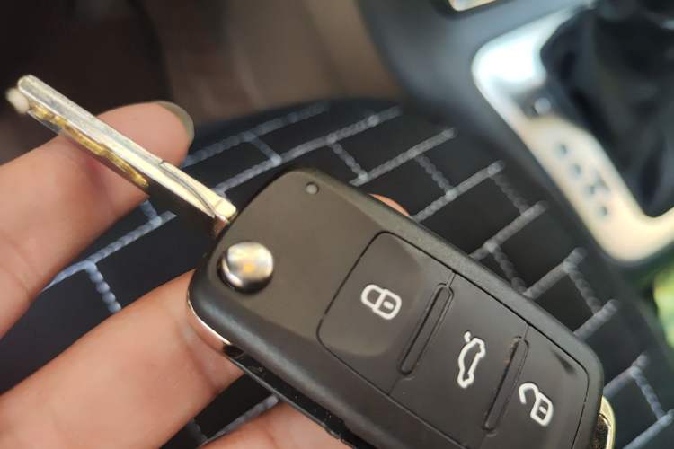 Used Volkswagen Tiguan 2016 280TSI Automatic Two-Wheel-Drive Silk Road Style Edition Vehicle Key