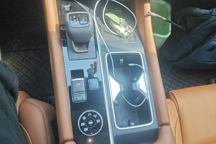 Used Nissan Pathfinder 2024 380 VC-TURBO Four-Wheel Drive Intelligent Driving Version 7 Seats Gear Lever