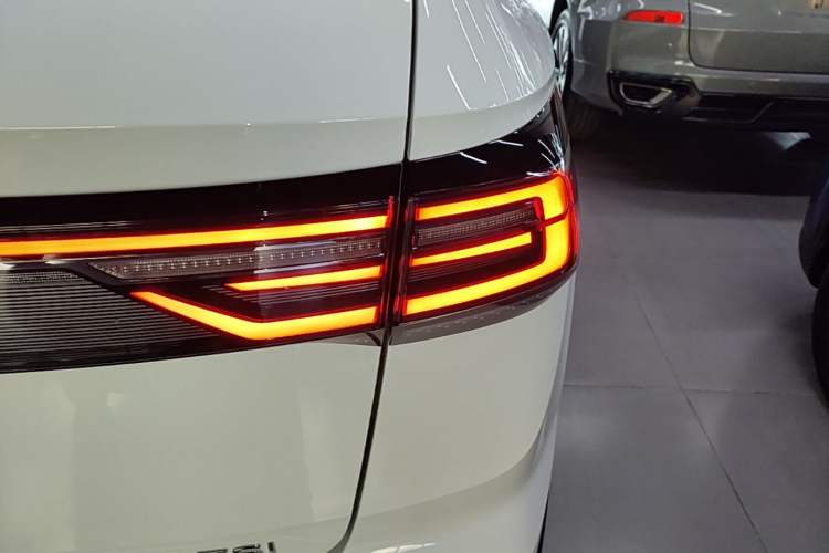 Used Volkswagen Tharu 2024 300TSI Two-Wheel-Drive Full Moon Edition
