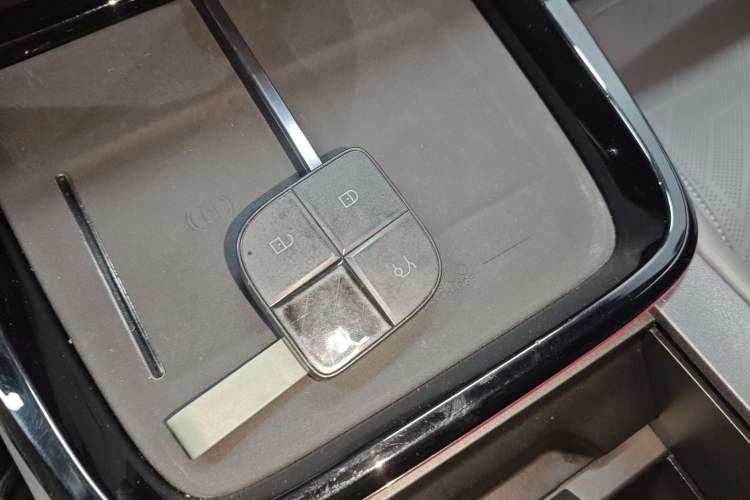 Used Lynk & Co 08 EM-P 2023 220km All-Wheel-Drive Performance Halo Interior 1