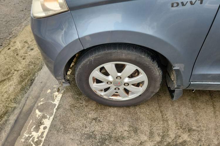 Used Wuling Hongguang 2014 1.5L Base Version Left Front Wheel Hub