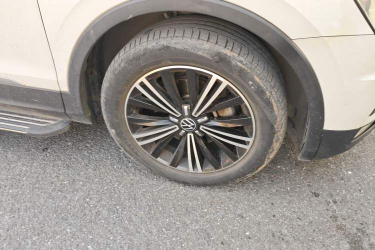 Used Volkswagen Tiguan L 2021 330TSI Automatic Two-Wheel Drive Smart Edition Right Front Wheel Hub