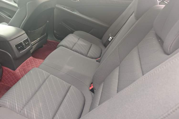 Used Hongqi H7 2021 1.8T Executive Edition Left Rear Seat