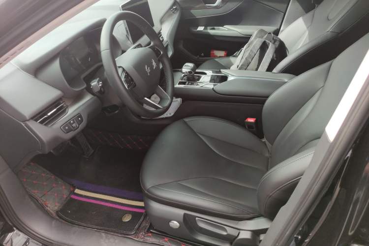 Used Hongqi E-QM5 2022 431 km Charge & Enjoy Edition
