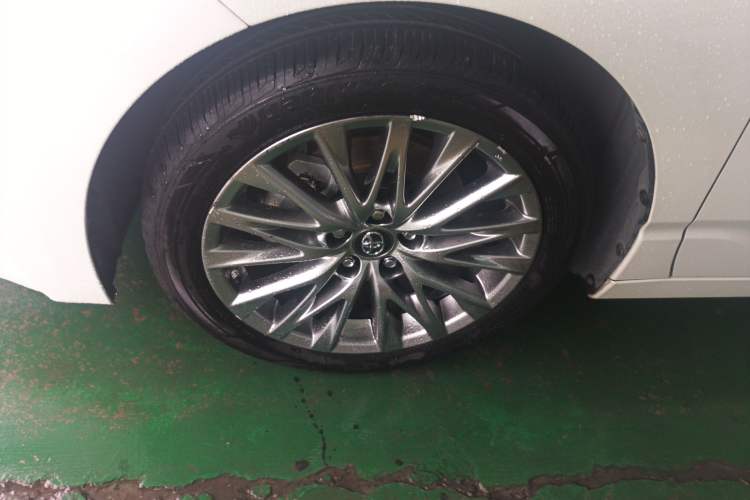 Used Toyota Avalon 2022 Dual-Engine 2.5L XLE Premium Edition