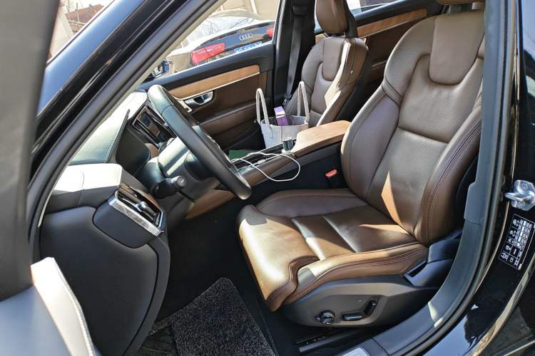 Used Volvo S90 2018 T5 Prestige Edition