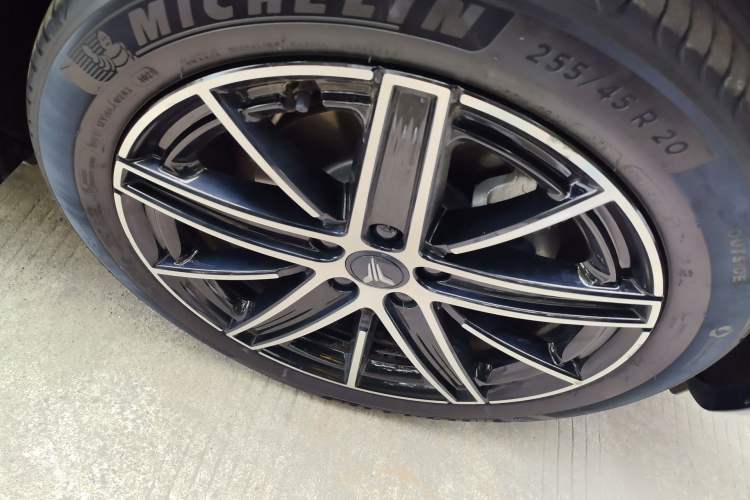 Used VOYAH COURAGE 2025 Model Rear-Drive Qiankun Edition
