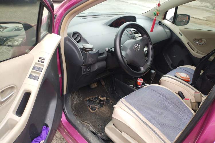 Used Toyota Yaris 2009 1.6E Automatic Comfort Edition Driver Seat