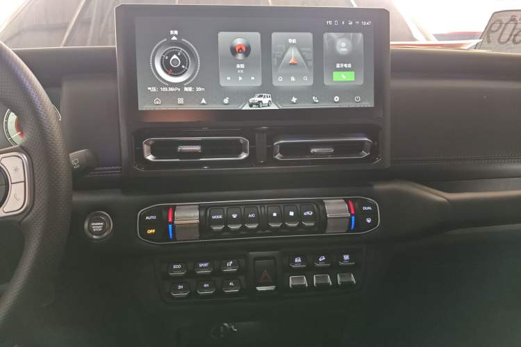 Used 212 T01 2024 2.0T Mechanic
