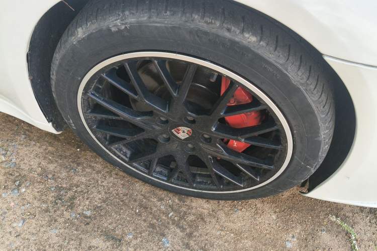 Used Porsche Panamera 2010 Panamera 3.6L Right Front Wheel Hub