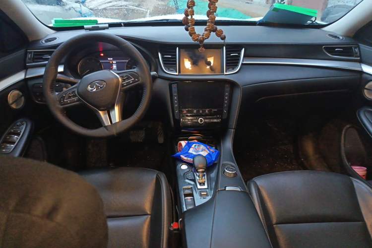 Used Infiniti QX50 2018 2.0T Two-Wheel Drive Fashion Edition Center Console