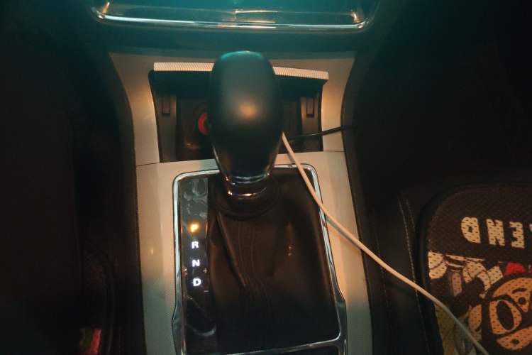 Used Roewe RX5 New Energy 2017 eRX5 50T Hybrid Connected Prestige Flagship Edition Gear Lever