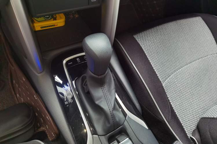 Used Toyota FRONTLANDER 2023 2.0L CVT Elite Edition Gear Lever