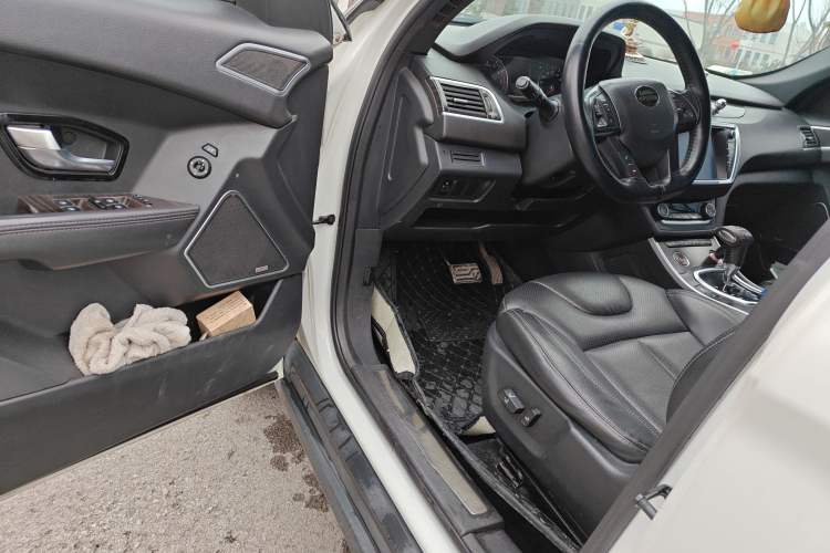 Used Land X7 2015 2.0T Panoramic Prestige Edition
