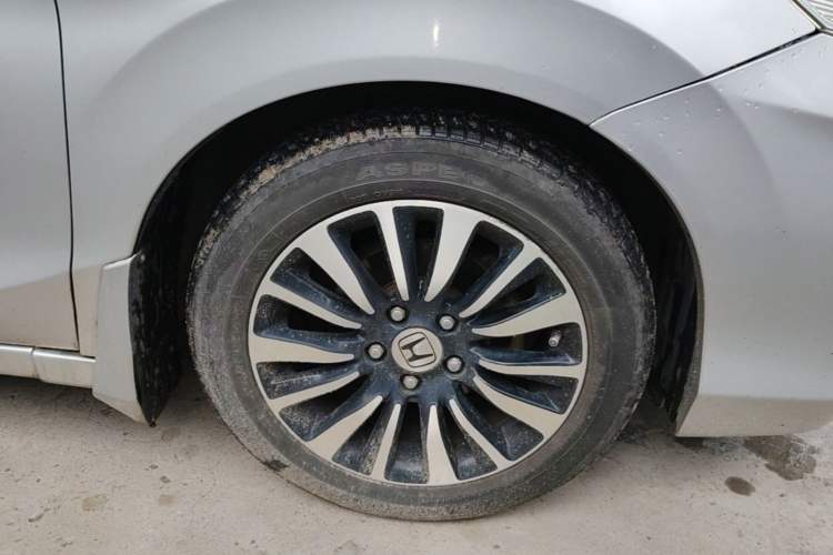 Used Honda Crider 2013 1.8L automatic comfort version