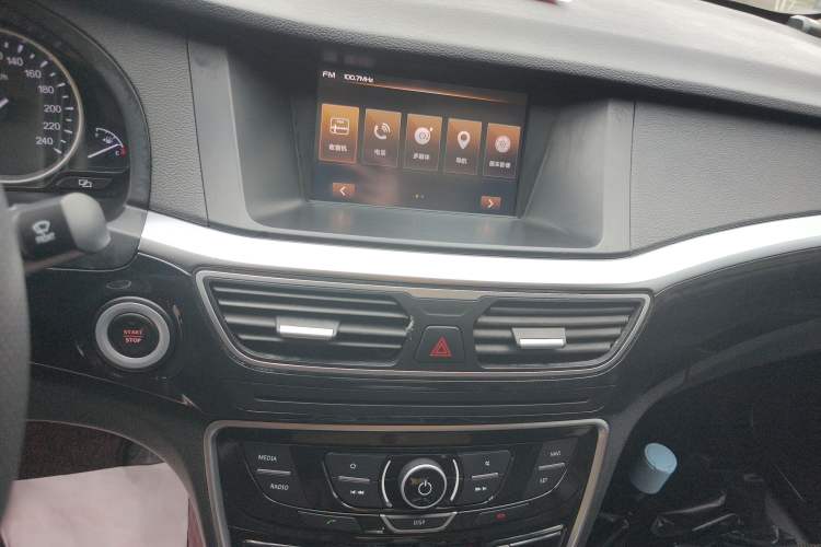 Used Geely Auto Emgrand GT 2016 1.8T Zunya Model Audio And AC Panel