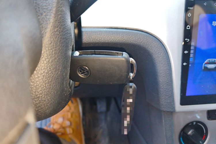 Used Volkswagen Lavida 2013 Revised Classic 1.6L Automatic Fashion Edition
