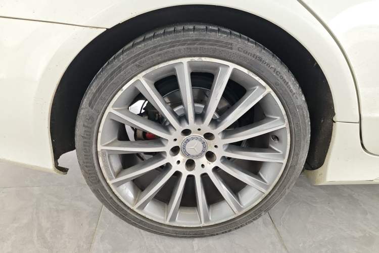 Used Mercedes-Benz CLS 2016 CLS 320 Elegant Edition Right Rear Wheel Hub