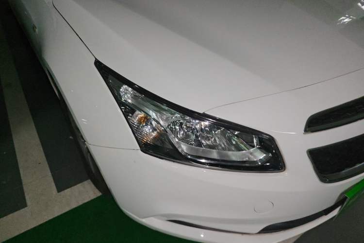 Used Chevrolet Cruze 2015 1.5L Classic SL MT Right Front Headlight