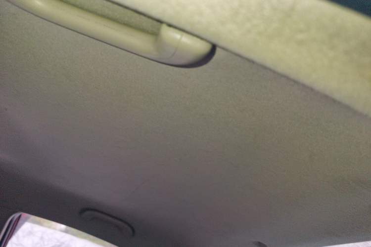 Used Hyundai Celesta 2011 1.6L Automatic Comfort Edition Headliner