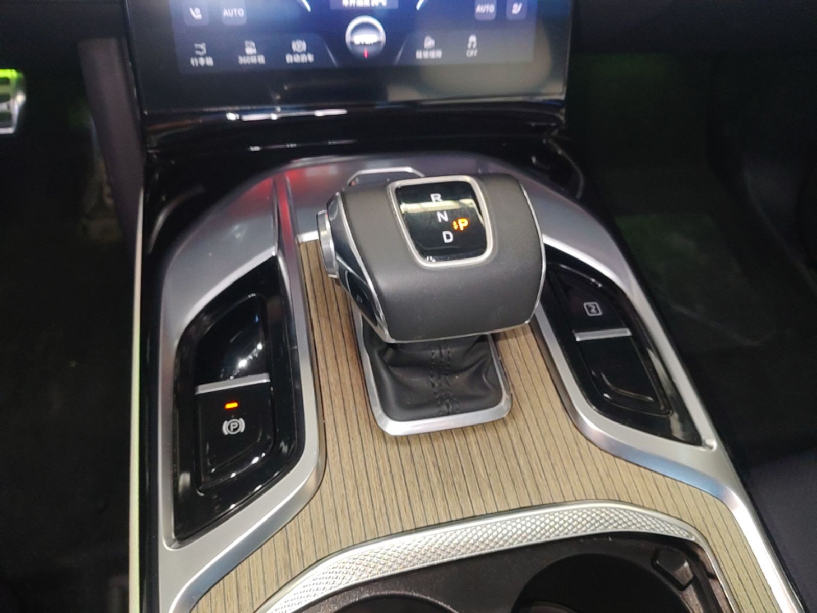 Hongqi E-HS9 2022 690 km Range Flagship Edition Six Seats — снимка 16