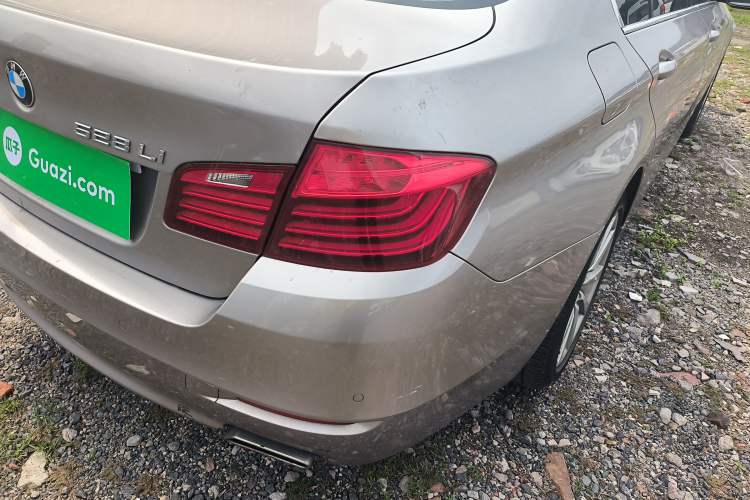 Used BMW 5 Series 2014 528Li Leading Model Exterior 3