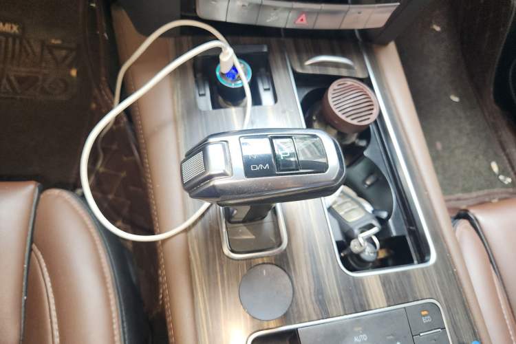 Used Haval H9 2017 2.0T Diesel 4x4 Premium 5-Seater Gear Lever