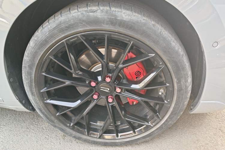 Used Volkswagen FAW-Volkswagen CC 2021 380TSI Striking Edition Right Front Wheel Hub