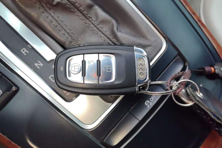 Used Audi A4L 2010 2.0 TFSI Standard Edition Vehicle Key