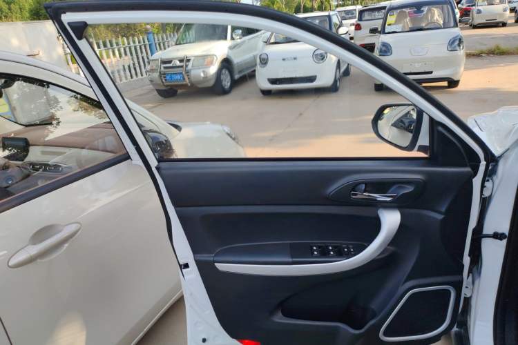 Used Changan CS35 2016 1.6L Automatic Luxury Model China V Standard