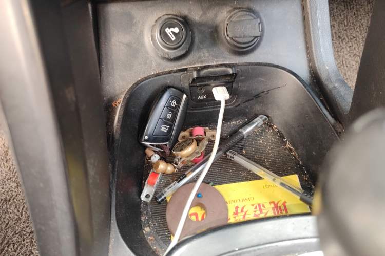 Used Hyundai Santa Fe 2013 2.4L Automatic Two-Wheel Drive Smart Version Vehicle Key