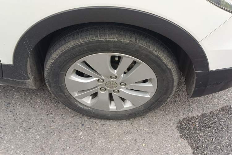 Used Suzuki S-Cross 2014 1.6L Manual Two-Wheel Drive Elite Model Right Front Wheel Hub