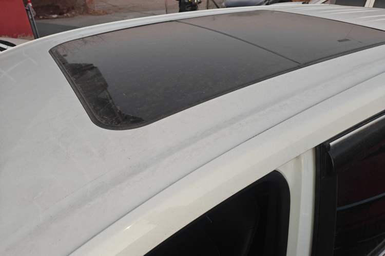 Used SAIC MAXUS EUNIQ 5 2022 Elite Edition Six-Seater