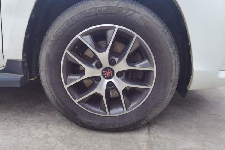 Used BYD Song 2016 GaiShi Edition 1.5TI Manual Elite Model
