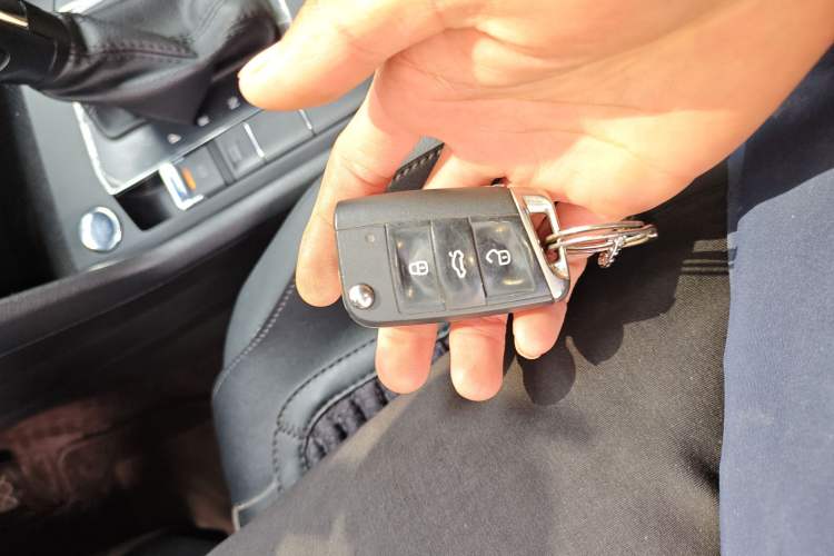 Used Volkswagen Tiguan L 2020 330TSI Automatic Two-Wheel Drive Luxury Edition China VI Standard