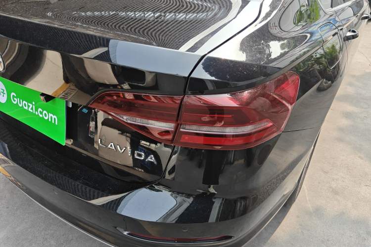 Used Volkswagen Lavida 2022 1.5L Automatic Comfort Edition Exterior 3