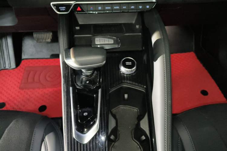 Used Geely Auto Monjaro L 2024 2.0TD High-Power Automatic Two-Wheel Drive Skyline Edition
