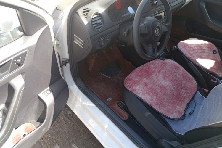 Used Volkswagen Jetta 2015 1.6L Manual Fashion Edition Driver Seat