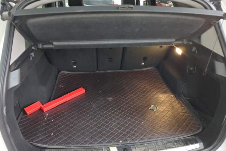 Used BMW X1 2016 sDrive18Li Premium Edition Trunk