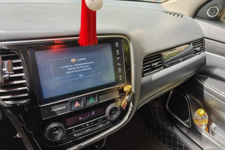 Used Mitsubishi Outlander 2018 2.0L Two-Wheel-Drive Jiale Edition 7-Seater