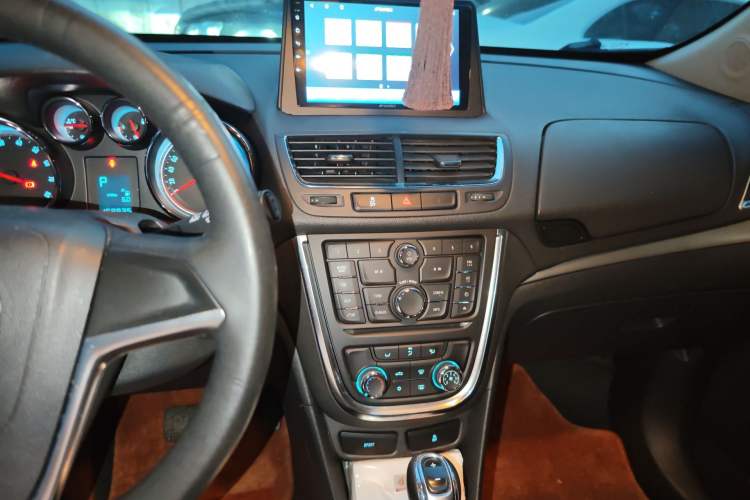 Used Buick Encore 2015 1.4T Automatic Two-Wheel Drive Urban Elite Version
