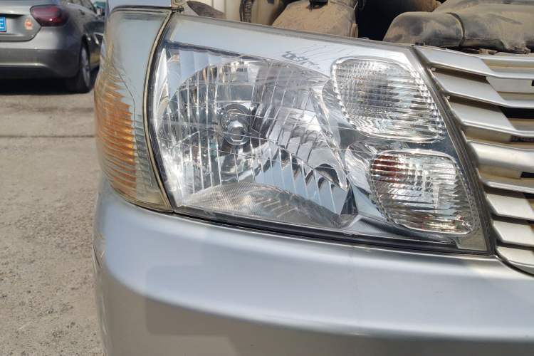 Used Jinbei Express 2017 2.0L Standard Version V19